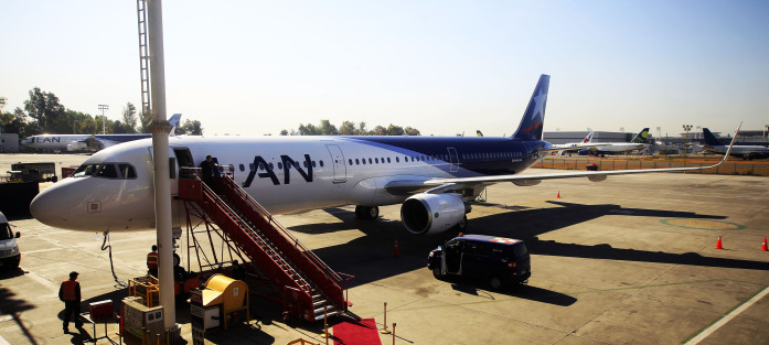 Vuelo hacia Miami tuvo que volver a Santiago por reclamos de pasajeros