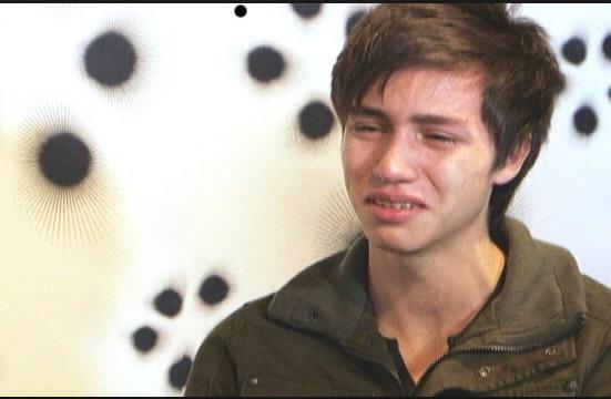 Suben al columpio a ex galán de 