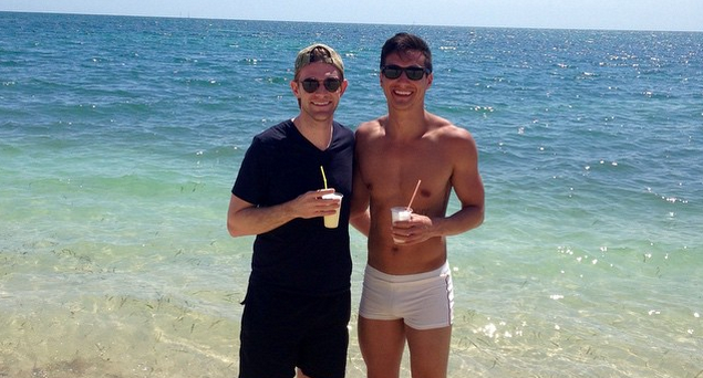 Hombre norteamericano insultó y golpeó a un matrimonio gay: Así le respondieron