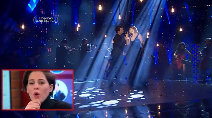 Con este ceñido vestido Nicole cantó junto a “Toco Toco”: Lapidaron su voz