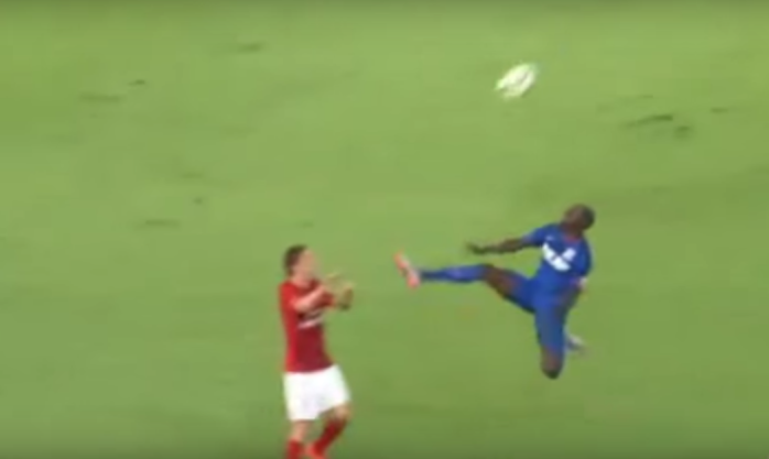 Asesino patadón a lo 