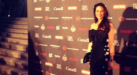 Lucy Liu presentó a su bebé en redes: Fue mamá a los 46 años gracias a vientre sustituto