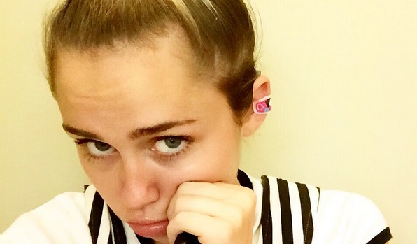 Desde el baño: La íntima foto con la que Miley Cyrus sorprendió a las redes sociales