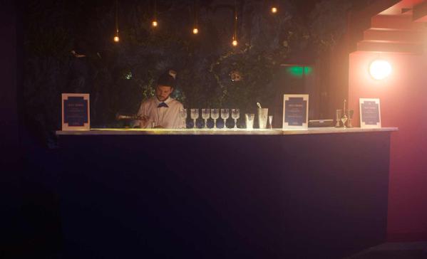 La curiosa forma en que bar emborracha a sus clientes sin beber nada de alcohol