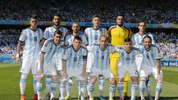 Triángulo amoroso entre referentes divide a la selección argentina