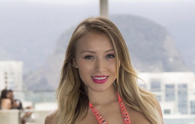 Daniella Chávez comparte íntima foto en la ducha completamente desnuda