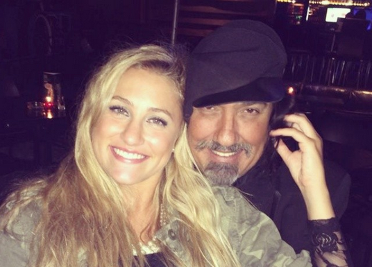 Negro Piñera le envía mensaje a su ex Emilia: ella tiene 7 meses de embarazo