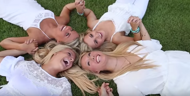 ¿Sólo rubias?: El discriminador video de hermandad 'gringa' que indignó a miles