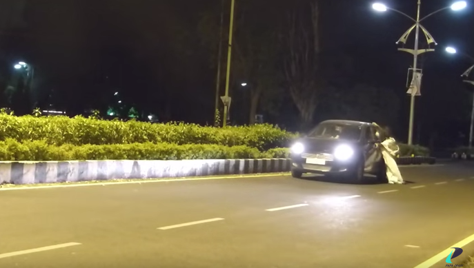 Mala idea: Intentó hacerse pasar por un fantasma y casi no la cuenta