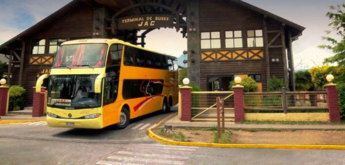 Trabajadores de empresas de buses JAC inician huelga: No llegaron a acuerdo con empleador