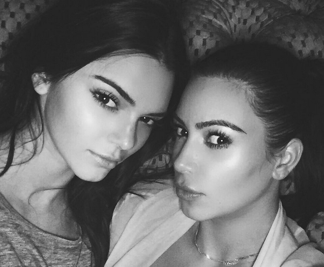 ¿Nuevo romance? El galán con el que vinculan a guapa hermana de Kim Kardashian