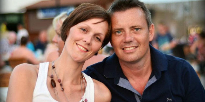 Su esposo murió de esclerosis y ella tiene cáncer: Busca hogar para sus 2 hijos