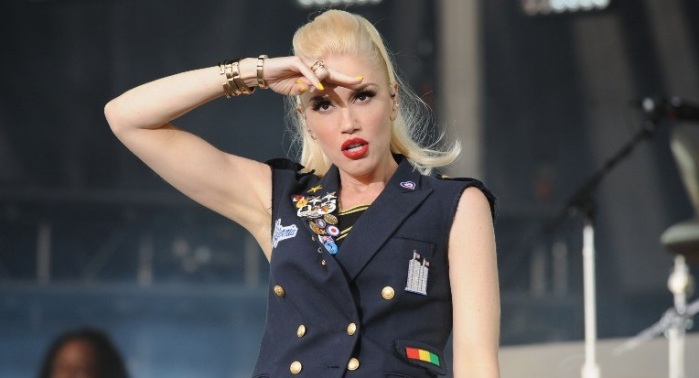 La cantante Gwen Stefani impactó con osado look capilar: Así lo consiguió