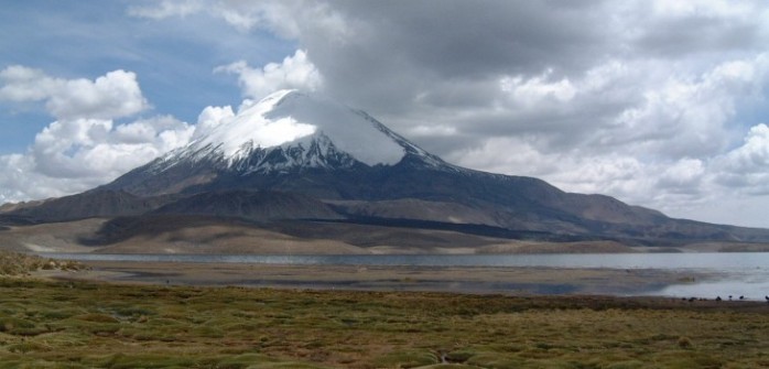 Encuentran a andinista chileno que estaba extraviado cerca del volcán Parinacota