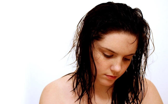 ¿Pelo rebelde?: Tres trucos que te dejarán perfecta en menos de 5 minutos