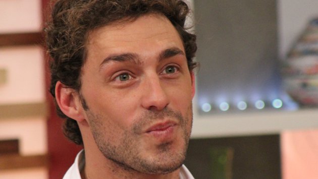 Joche recibió romántico regalo de polola por su cumpleaños