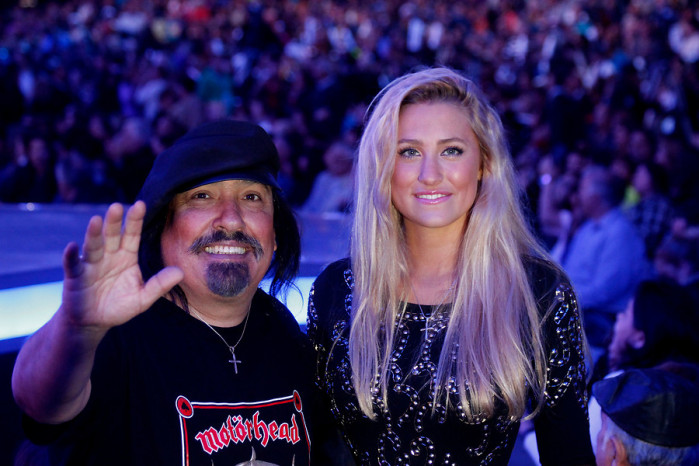 Emilia Sottano muestra su crecida guatita a días de dar a luz