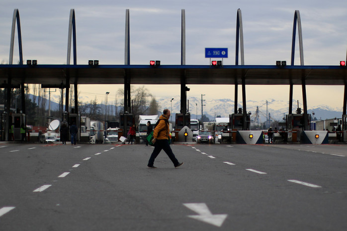 Cajera de peaje dejó pasar autos durante sismo: Se lo habrían descontado del sueldo
