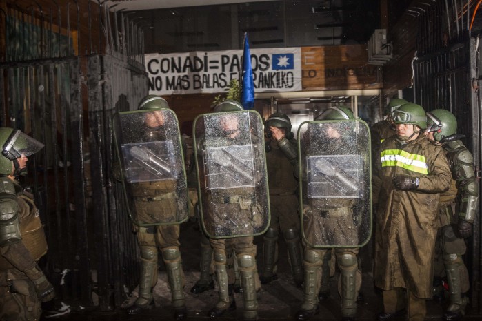 Desalojan a comuneros mapuche que mantenían tomada la Conadi hace más de 20 días en Temuco