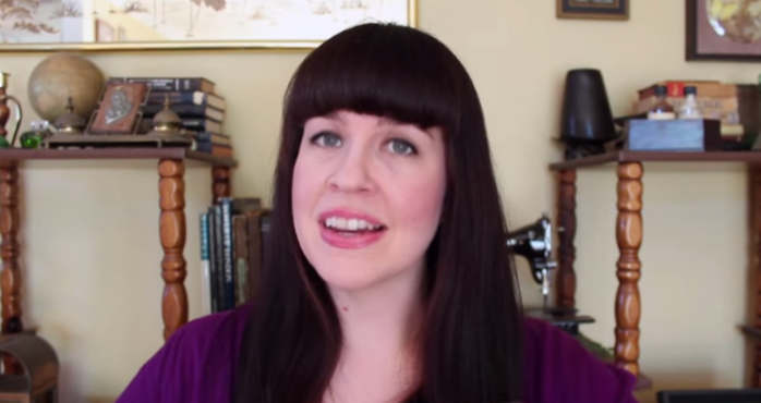 ¿Qué pasa con los implantes de senos al morir?: Experta funeraria lo revela