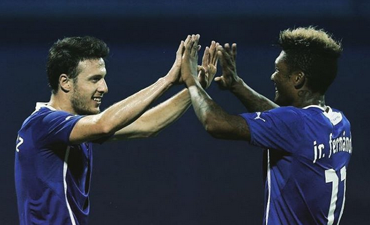 Ángelo Henríquez y Junior Fernandes anotaron en goleada del Dinamo Zagreb en Croacia