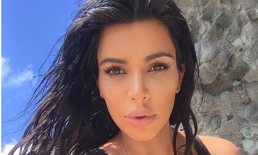 Kim Kardashian sufre con la retención de líquidos: Así fue vista en un aeropuerto