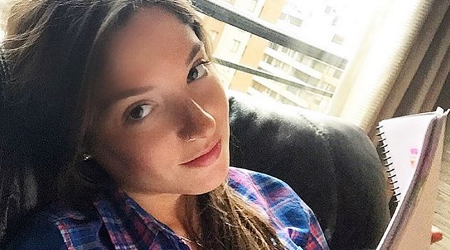 Kel Calderón solidariza con noble campaña: Ayuda a perros a encontrar a hogar