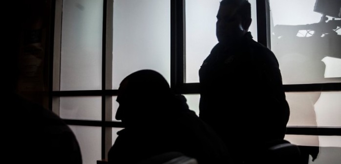 Hombre fue condenado por violar y obligar a abortar a sus dos hijas en Argentina