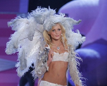 Modelo de Victoria´s Secret sufrió grave accidente: está en coma