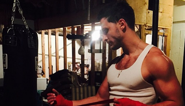 Dr. Mike: Conoce al doctor que arrasa en redes sociales por su atractivo