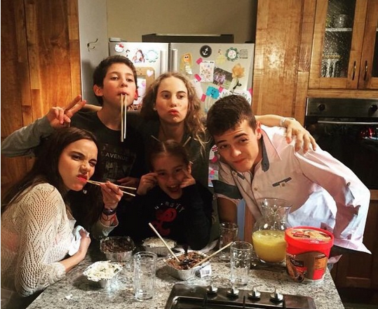 Querido personaje de Papá a la deriva protagoniza comercial de tienda del retail