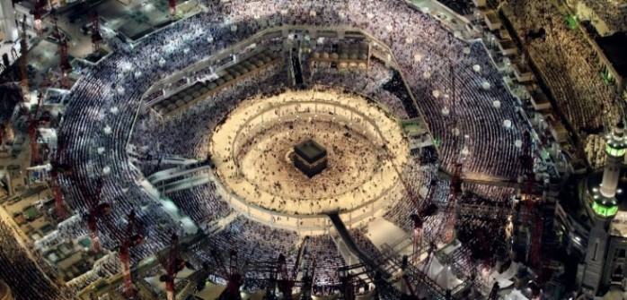 Caída de grúa en una mezquita deja a decenas de muertos en La Meca