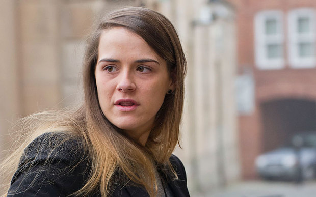 Pensó que estaba pololeando con un hombre pero resultó ser una amiga