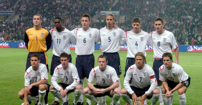 Hijos de ídolo del fútbol inglés están locos con Alexis: ¡Pidieron su camiseta!