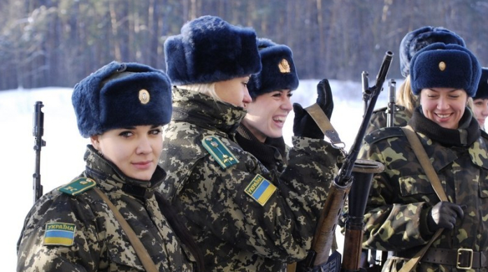 La hilarante campaña que busca a hombres que quieran adoptar una ucraniana