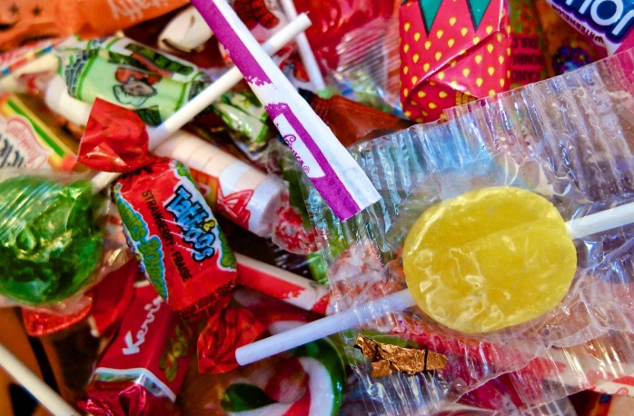 El mortal objeto que un niño encontró dentro de sus dulces de Halloween