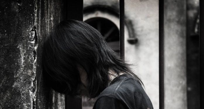 Mujer árabe podría ir a la cárcel por filmar a su esposo siéndole infiel con la nana