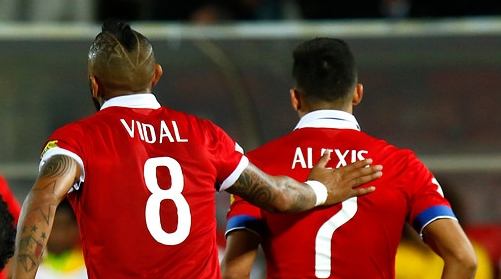 El tremendo caño de Alexis que dejó en el suelo a Vidal en Champions