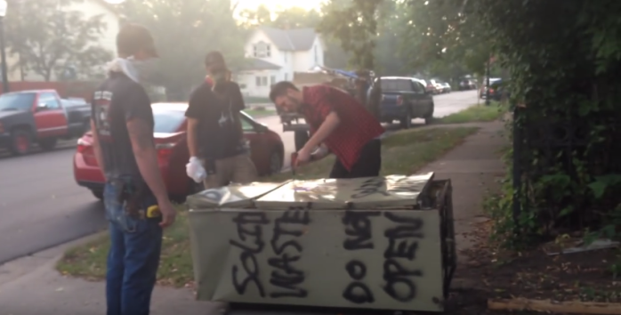 Curiosos abrieron dudoso 