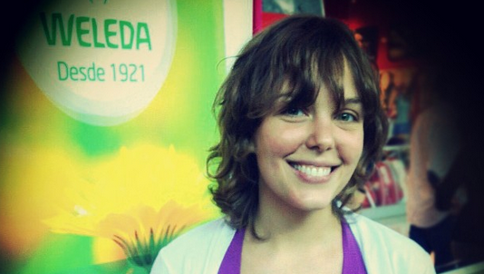 El agotado rostro de Antonella Orsini: Pasó pésima noche por común dolencia de su bebé