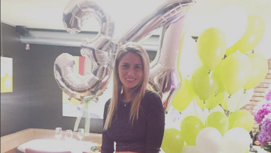 El ajustado vestido con el que Gissella Gallardo celebró su cumpleaños 34