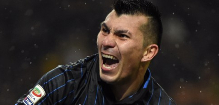 Gary Medel enfrentó al fantasma de su accidente a 140 kilómetros por hora