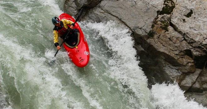 Pololo de Kel Calderón logró importante lugar en torneo de kayak en Austria