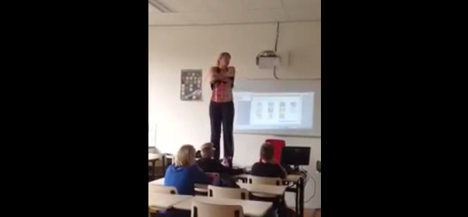 Viralizan video de profesora que se quita la ropa para enseñar anatomía