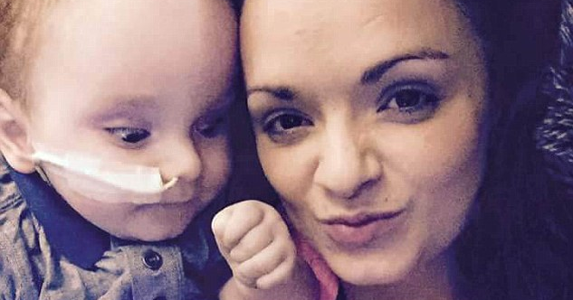 Bebé que nació sin una parte de su cerebro hoy puede decir 