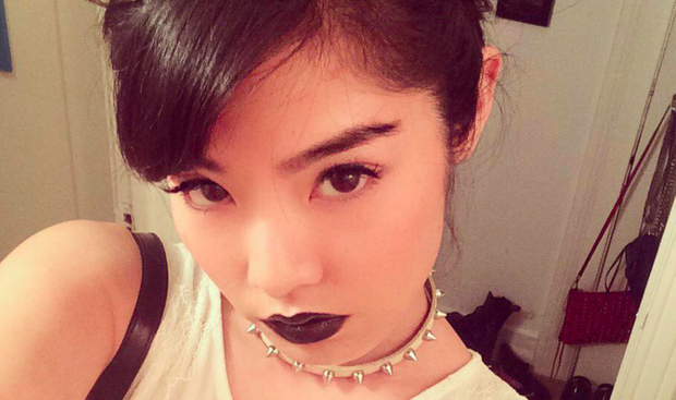 Violinista publicó los mensajes que pervertidos le enviaron durante años: Esto pasó