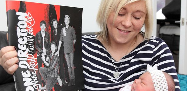 Mujer embarazada permanece en concierto de One Direction luego de romper aguas