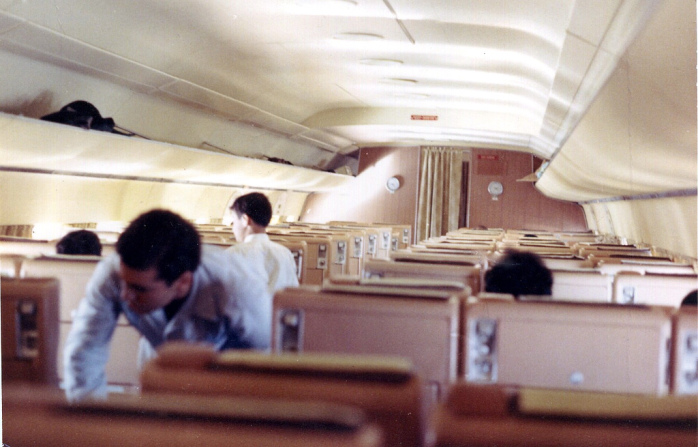 Dos hombres idénticos sorprenden a pasajeros de un vuelo: ¡No son hermanos!