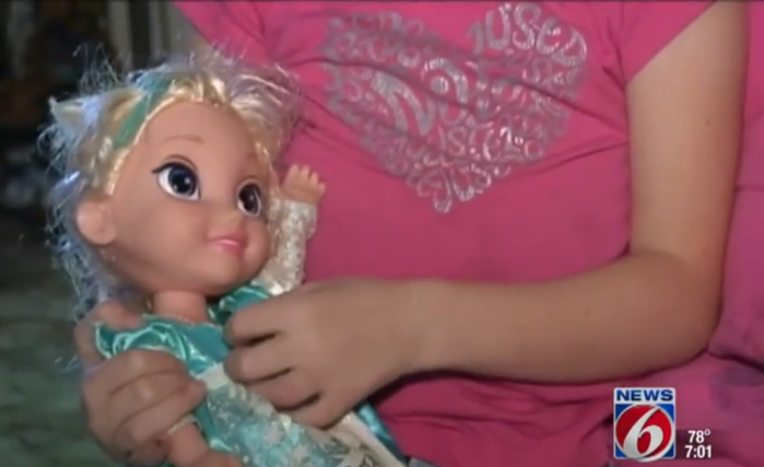 Escuela norteamericana envío a niña de vuelta a su casa sin pantalones por hacerse 