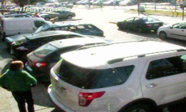 ¿Y tú qué harías? Tuiteros explotan contra abandono de bebé en auto cerrado